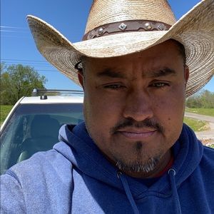 Meet your Posher, Javier